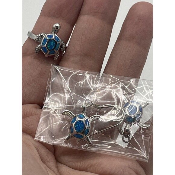 Honolulu Jewelry Co Sterling Silver Synthetic Opal Inlay Turtle Ring & Earrings - Picture 5 of 12